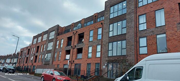 1 Bedroom Flat To Rent In Whippendell Road, Watford, WD18