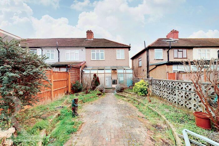 1 Bedroom Flat To Rent In Brent Park Road, London, NW4