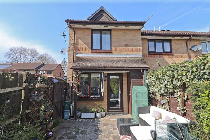 1 Bedroom End Of Terrace House For Sale In Allonby Drive, Ruislip, HA4
