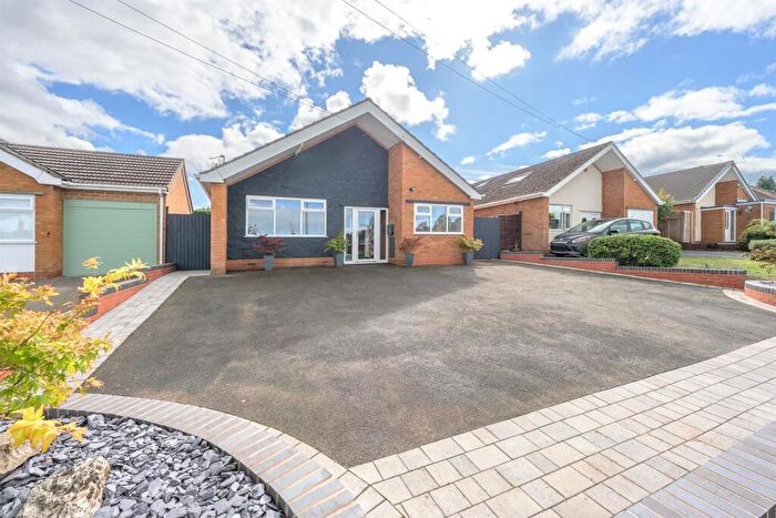 3 Bedroom Detached Bungalow For Sale In Hungerford Road, Stourbridge, DY8