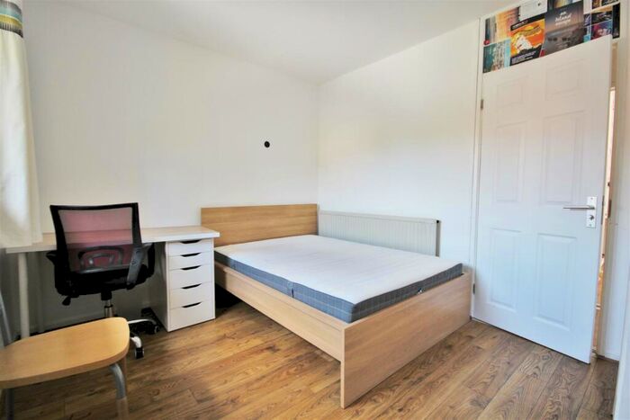 3 Bedroom Flat To Rent In St. Pauls Road, Southsea, PO5
