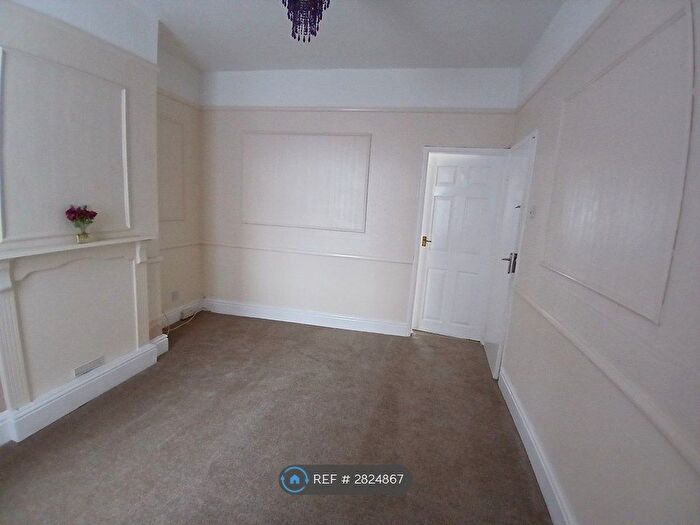 1 Bedroom Flat To Rent In Seaview Street, Cleethorpes, DN35