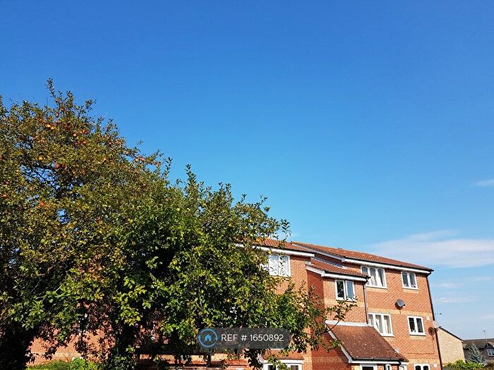 1 Bedroom Flat To Rent In Sandon Close, Rochford, SS4