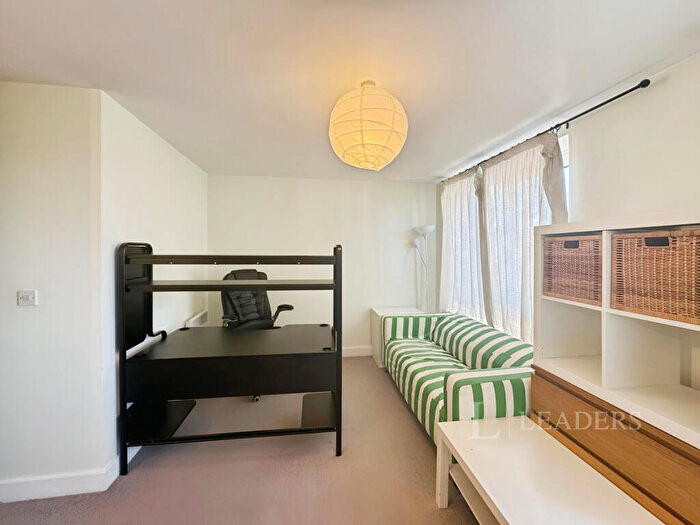 Apartment To Rent In Castle Place, High Street, Southampton, SO14