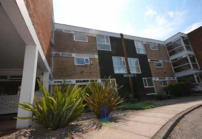 2 Bedroom Apartment To Rent In Park Lane Court, Park Lane, Whitefield, Manchester, M45