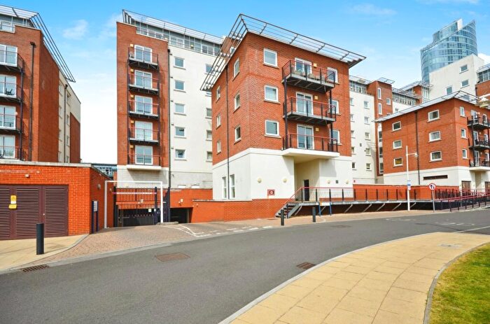 2 Bedroom Flat For Sale In The Canalside, Gunwharf Quays, Portsmouth, Hampshire, PO1