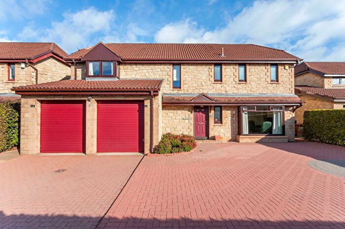 4 Bedroom Detached House For Sale In Barnton Park View, Edinburgh, EH4