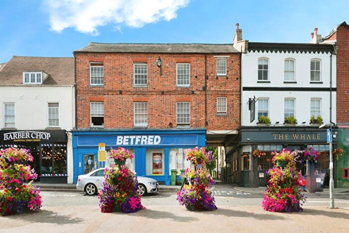 1 Bedroom Flat For Sale In Market Hill, Buckingham, MK18