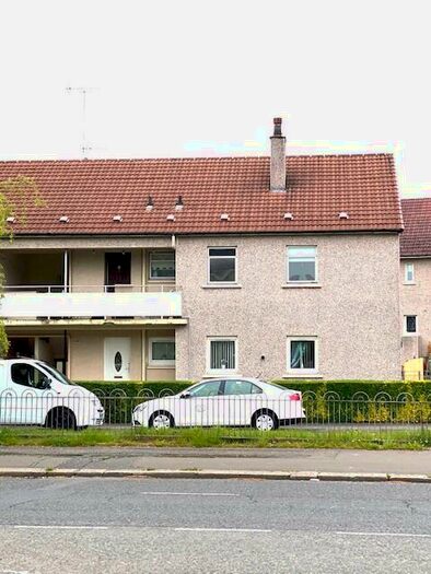 3 Bedroom Flat To Rent In / Paisley Road West, G52