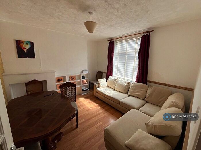 4 Bedroom Terraced House To Rent In Ryde Street, Hull, HU5