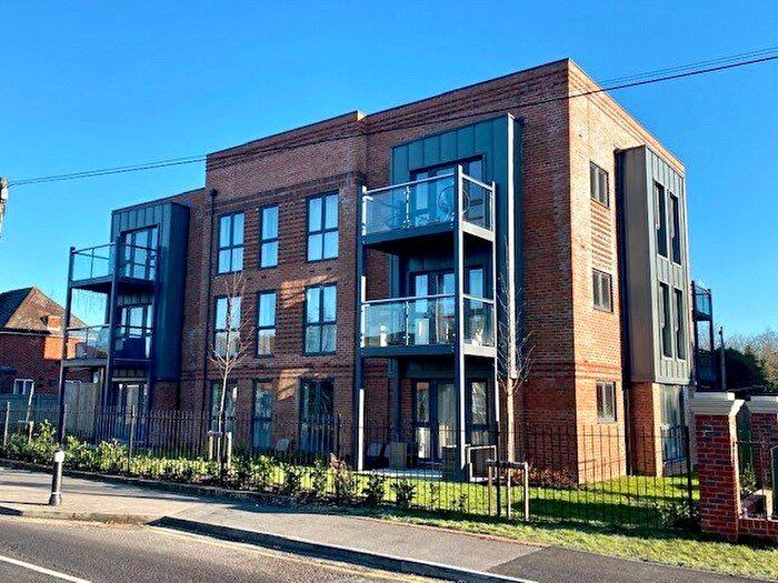 2 Bedroom Flat To Rent In Canada Court, Toynbee Road, Eastleigh, Hampshire, SO50