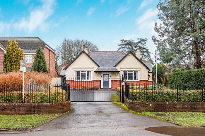 3 Bedroom Detached Bungalow For Sale In Kidmore End Road, Emmer Green, Reading, RG4