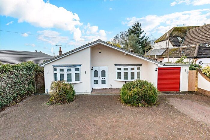 3 Bedroom Detached Bungalow For Sale In Herbert Road, Emerson Park, RM11