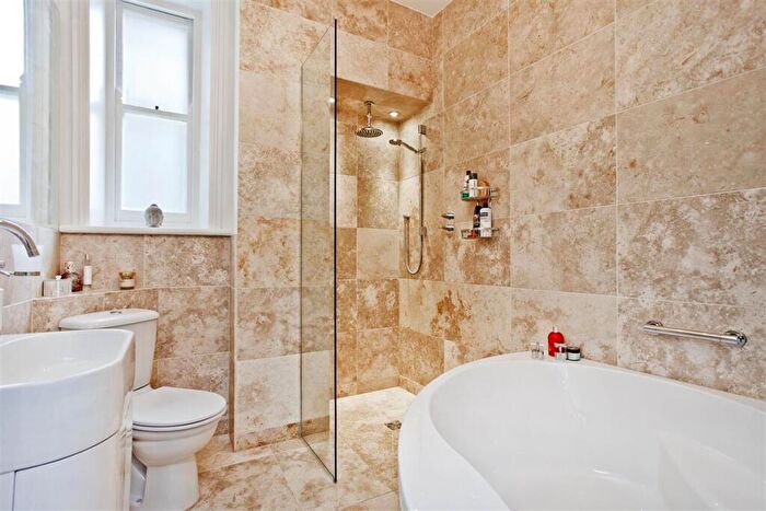 1 Bedroom Flat To Rent In Prince Of Wales Drive, SW11