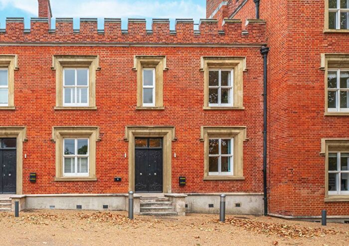 2 Bedroom Terraced House For Sale In Wellesley Road, Royal Military Academy, Woolwich, London, SE18