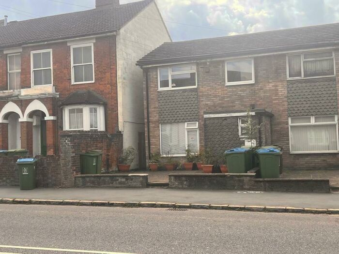 1 Bedroom Apartment To Rent In Bicester Road, Aylesbury, HP19