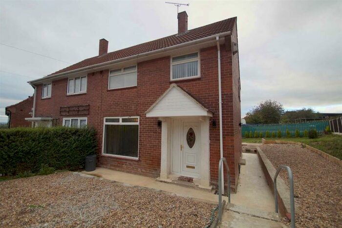 3 Bedroom Semi-Detached House To Rent In Pigeon Cote Close, Leeds, LS14