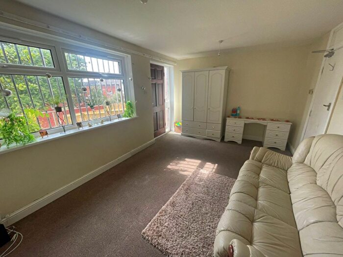 3 Bedroom Terraced House To Rent In St. Johns Close, Leeds, LS6