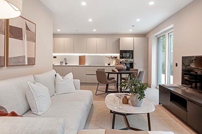 2 Bedroom Flat For Sale In Ashwood Gate, Herne Hill, SE24