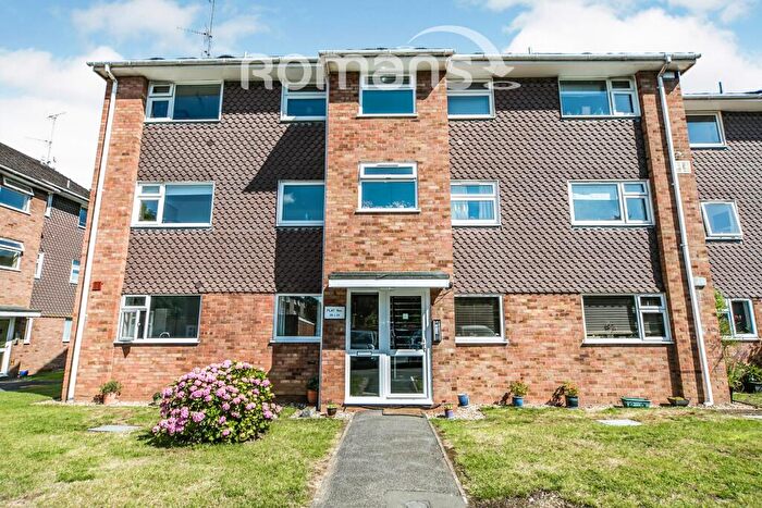 2 Bedroom Flat To Rent In Dorchester Court, Liebenrood Road, Reading, RG30