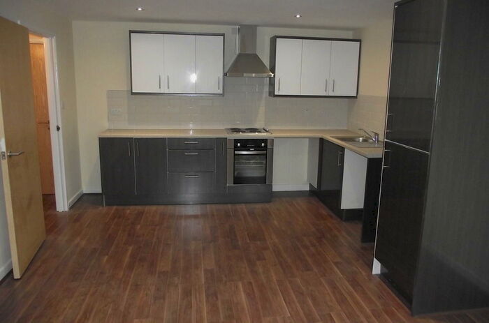 1 Bedroom Flat To Rent In Mayberry Place, Rumbow, Halesowen, West Midlands, B63