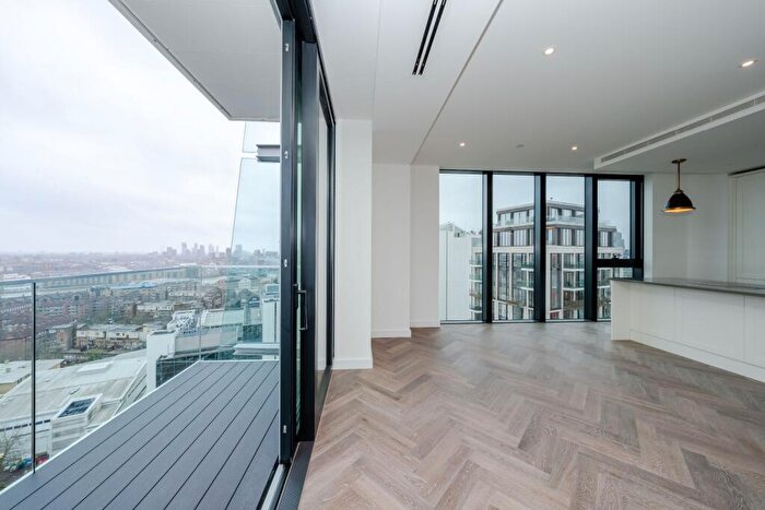 3 Bedroom Apartment To Rent In Flat, Gauging Square, London, E1W
