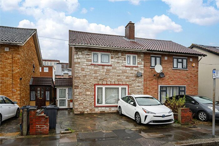 3 Bedroom Semi Detached House For Sale In St. Marys Road, Ilford, IG1