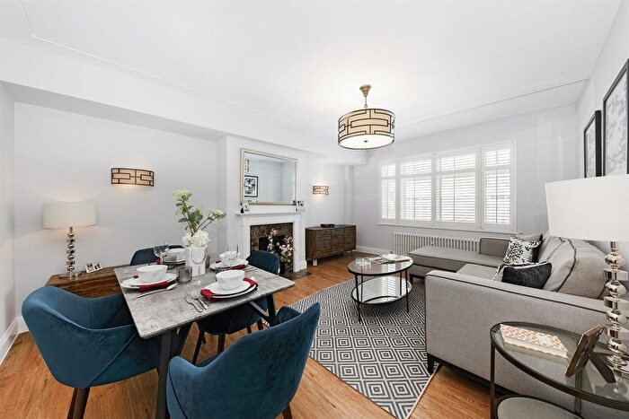 1 Bedroom Flat To Rent In Flat Richmond Court, Sloane Street, London, SW1X