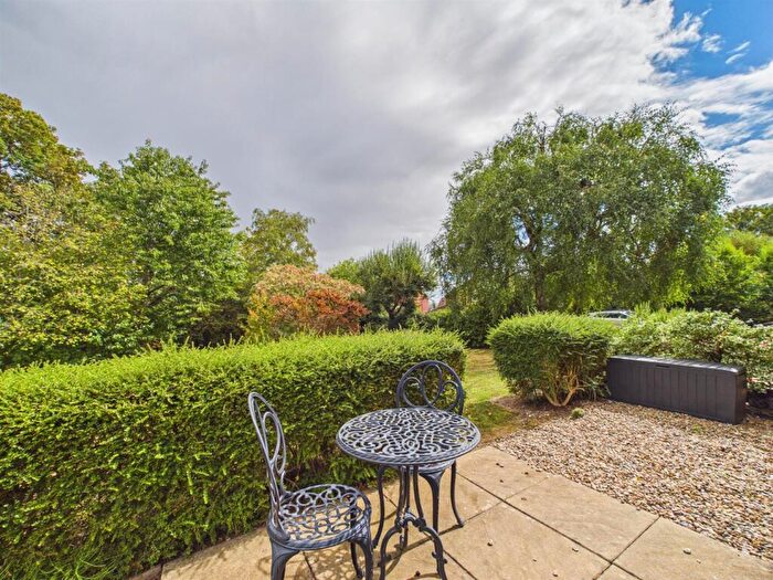 2 Bedroom Apartment To Rent In Apartment Mulberry Court Stratford Road Shirley, B90