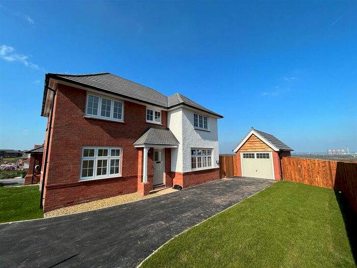 4 Bedroom Detached House To Rent In Lurtin Way, Daresbury, Warrington, WA4