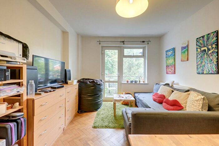 2 Bedroom Flat To Rent In Taymount Rise, Forest Hill, London, SE23