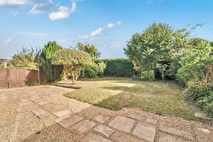 4 Bedroom Detached House For Sale In Amberley Drive, Twyford, Reading, Berkshire, RG10