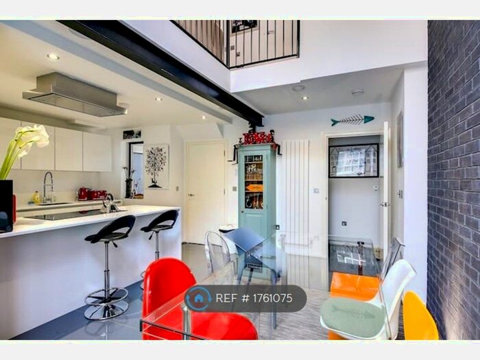 2 Bedroom Terraced House To Rent In London, London, E2