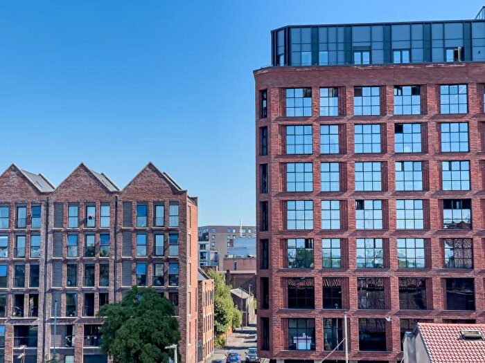 2 Bedroom Apartment To Rent In Apt . :: One Silk Street, M4