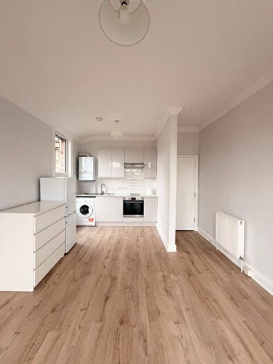 Studio To Rent In Sylvan Avenue, London, N22