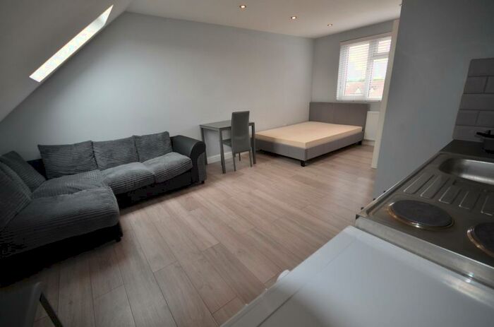 Studio To Rent In Clarendon Gardens, Wembley, Middlesex, HA9