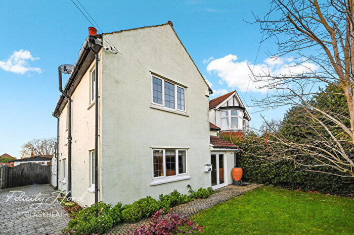 3 Bedroom Detached House For Sale In Eaglesfield Road, London, SE18