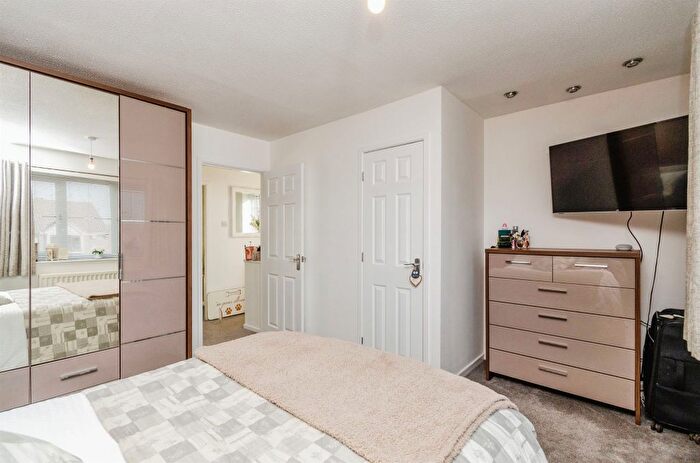 2 Bedroom Semi-Detached House For Sale In Coalmeadow Close, Walsall, WS3