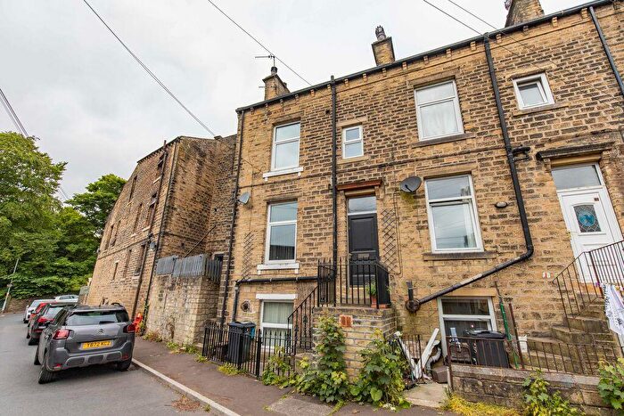 2 Bedroom End Of Terrace House To Rent In Hollin Street, Triangle, HX6