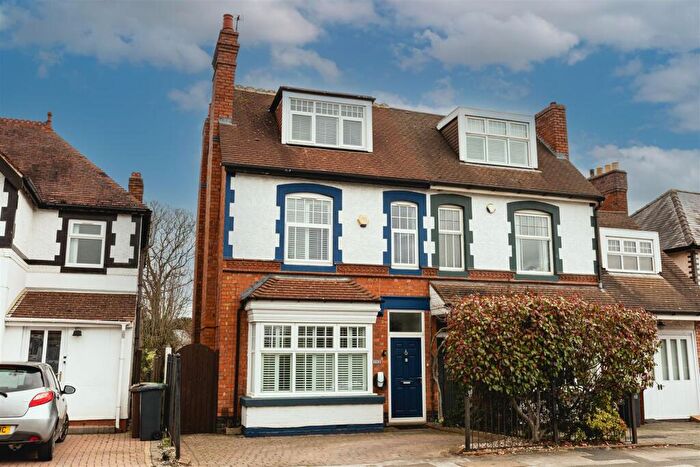 4 Bedroom Semi Detached House For Sale In Union Road, Shirley, Solihull, B90