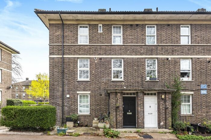 3 Bedroom Maisonette To Rent In Ryculff Square, London, SE3