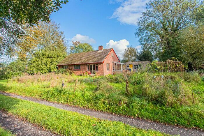 3 Bedroom Detached Bungalow For Sale In Coate, Devizes, SN10
