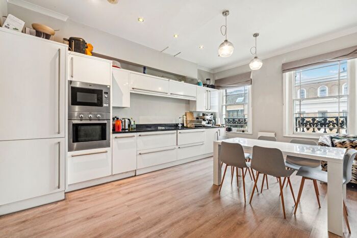 3 Bedroom Flat To Rent In Milner Square, Islington, N1