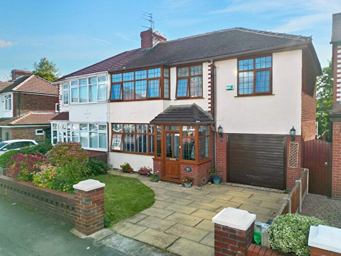 3 Bedroom Semi-detached House For Sale In Regal Drive, Windle, WA10