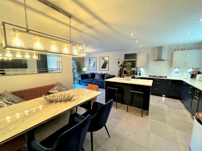 3 Bedroom Detached House For Sale In Chestnut Drive, Elswick, Preston, PR4