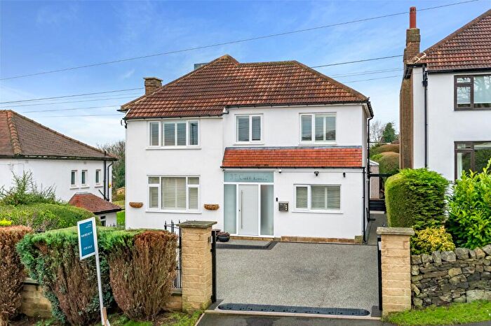 4 Bedroom Detached House For Sale In Carr Lane, Rawdon, Leeds, West Yorkshire, LS19