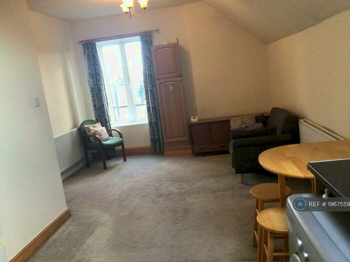 1 Bedroom Flat To Rent In Glen Road, Sheffield, S7