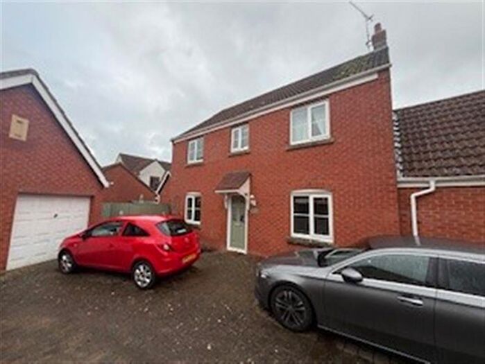 4 Bedroom Detached House For Sale In Porth Close, Swindon, SN25