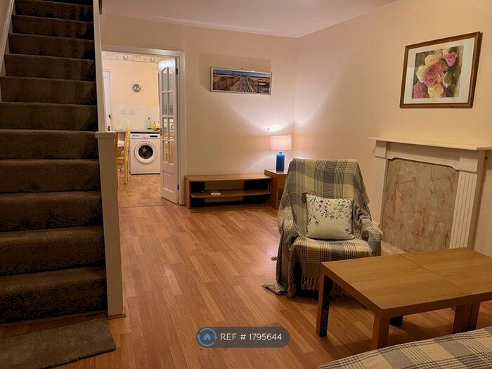 2 Bedroom Terraced House To Rent In Millhouse Drive, Glasgow, G20