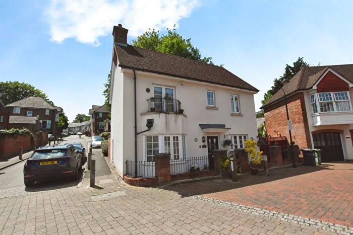 3 Bedroom Detached House For Sale In Watermans Way, DA9